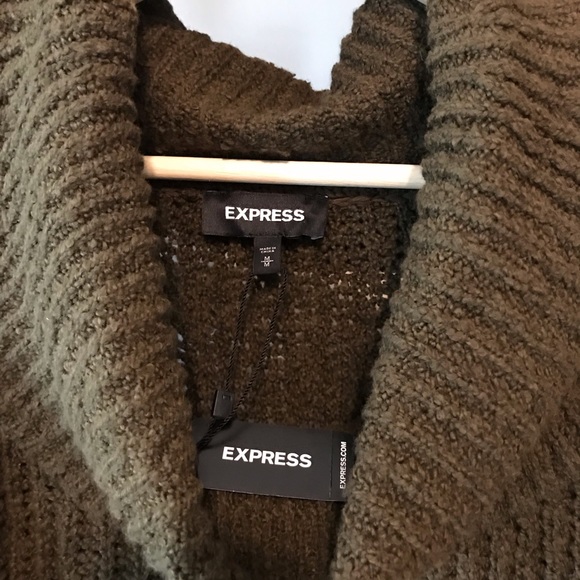 🦇SALE EXPRESS Green Ruffle Front Sweater - Picture 2 of 5